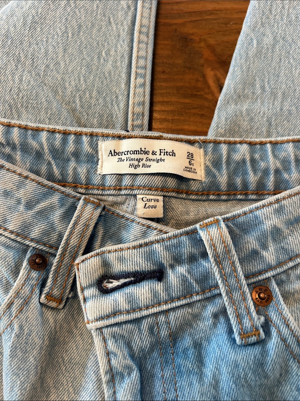 Abercrombie & Fitch Curve Love Vintage Straight High Rise - Picture 2 of 2
